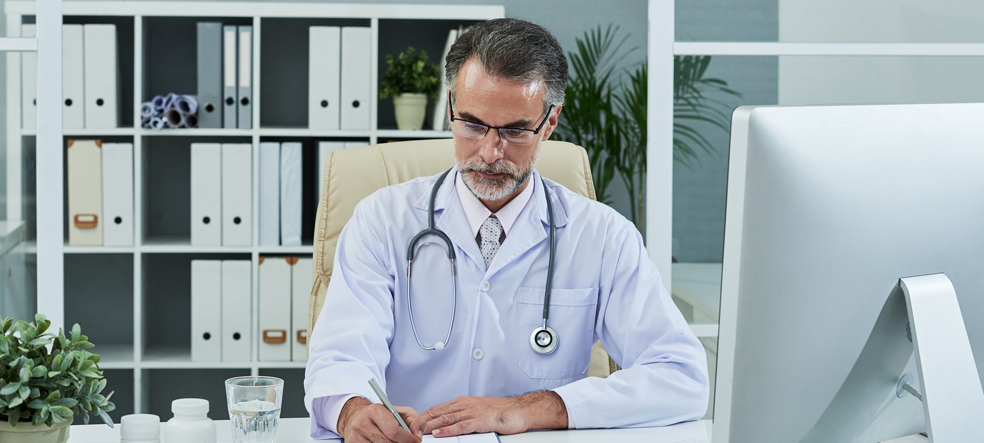 filling-medical-history